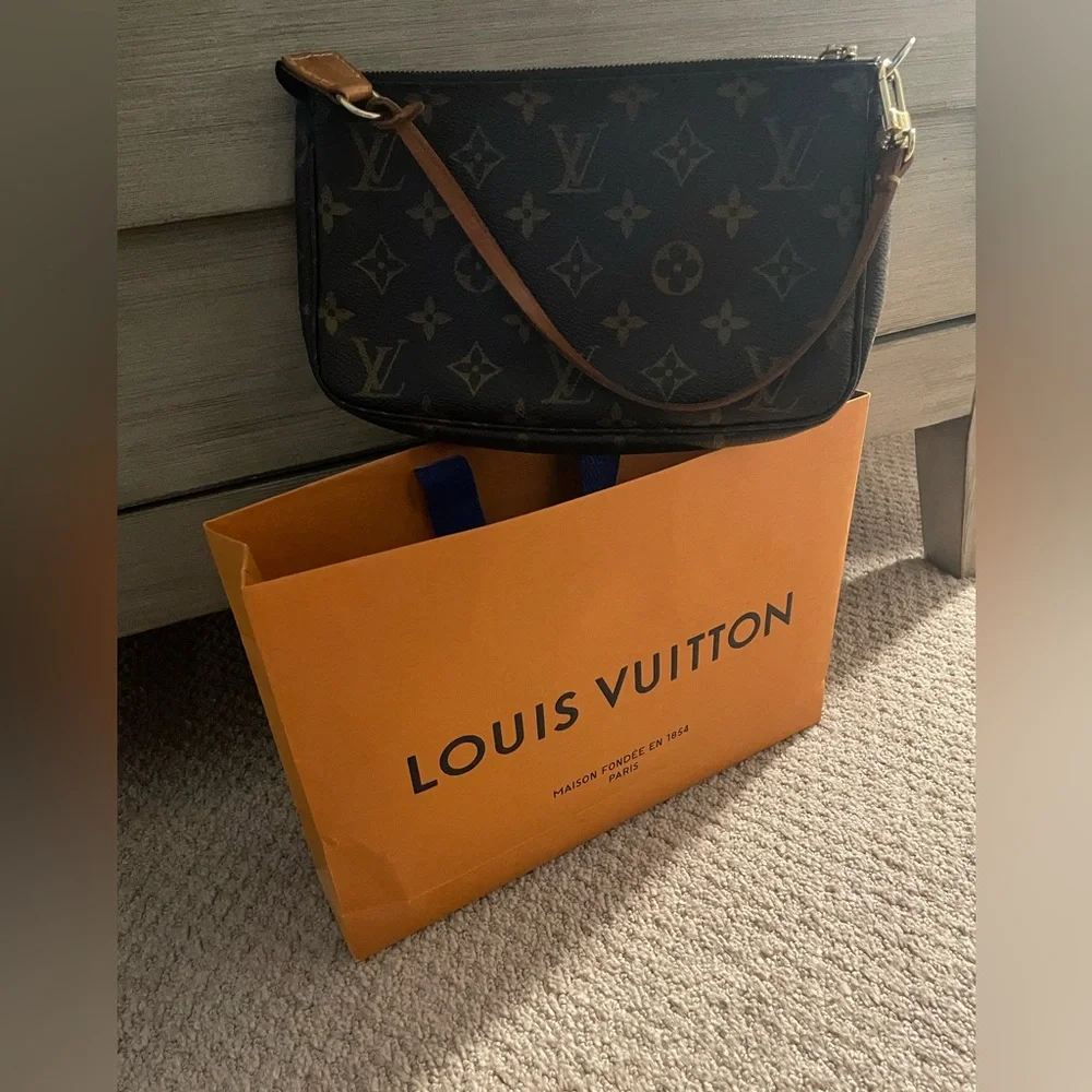 Louis Vuitton Monogram Pochette Accessories Vintage Top Handle Bag - Picture 4 of 13